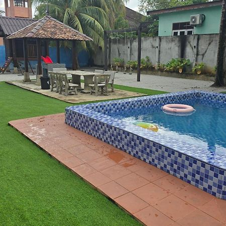 Casa Tiga Homestay Besut 캄풍 쿠알라 베숫 외부 사진