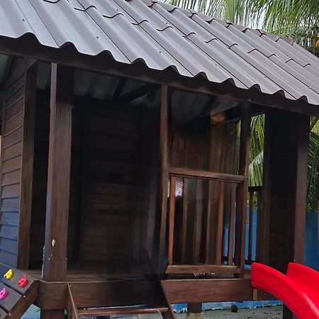Casa Tiga Homestay Besut 캄풍 쿠알라 베숫 외부 사진