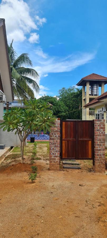 Casa Tiga Homestay Besut 캄풍 쿠알라 베숫 외부 사진