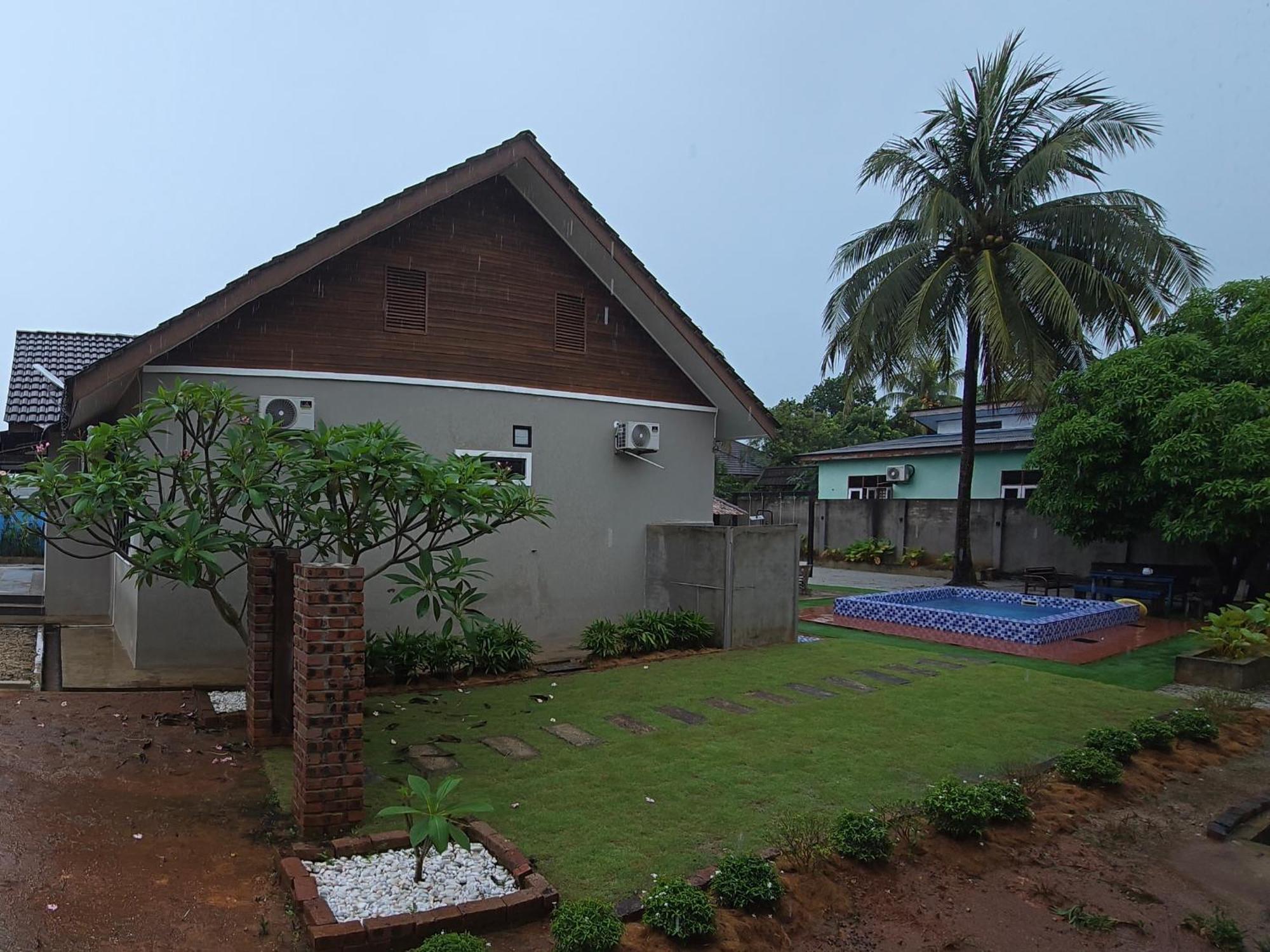 Casa Tiga Homestay Besut 캄풍 쿠알라 베숫 외부 사진