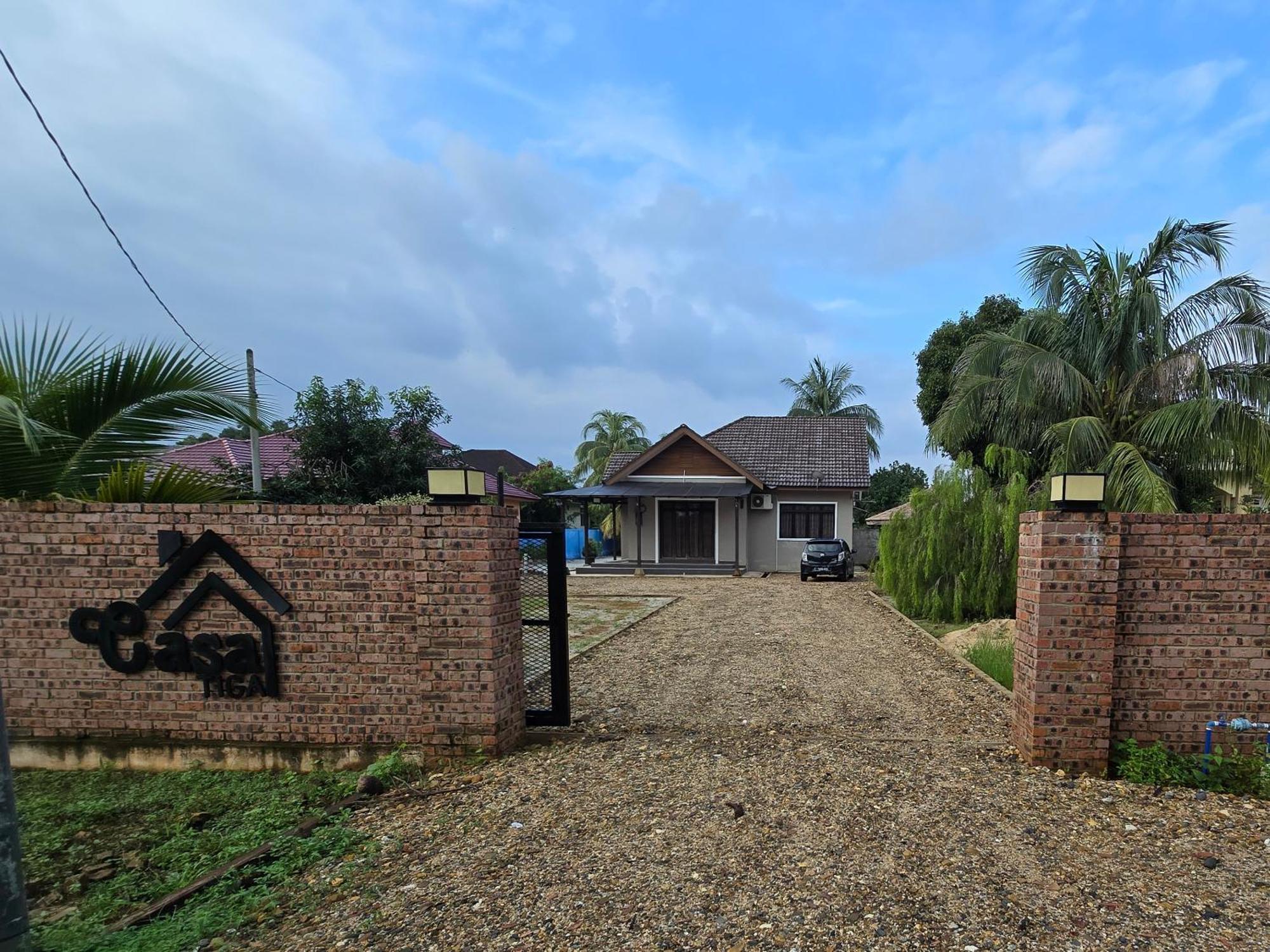 Casa Tiga Homestay Besut 캄풍 쿠알라 베숫 외부 사진